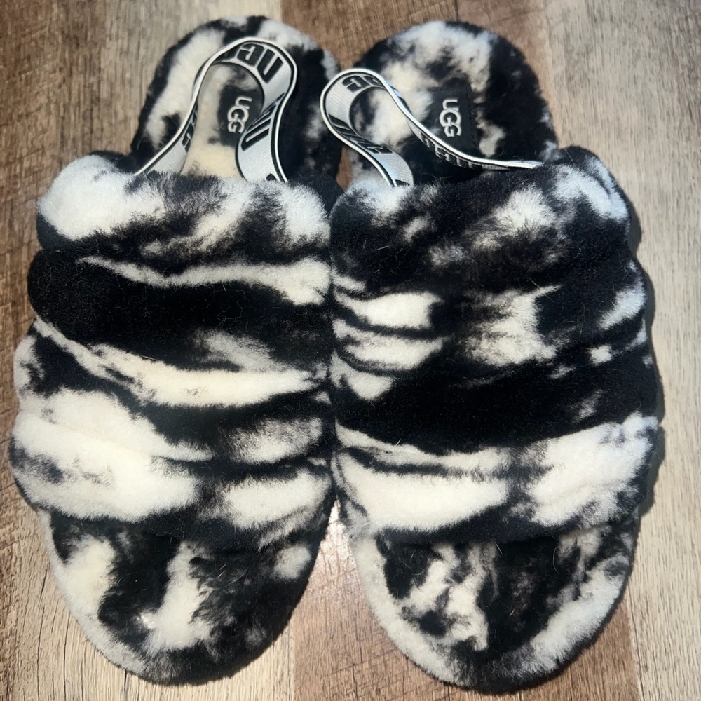 UGG Women's Monochrome Fuzzy Slippers